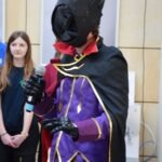 Uczestnik konkursu cosplay prezentuje strój inspirowany postacią z gier komputerowych.
