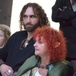 Uczestnicy konwentu ChrzanCon przebrani za postaci ze Śródziemia pozują do zdjęcia.